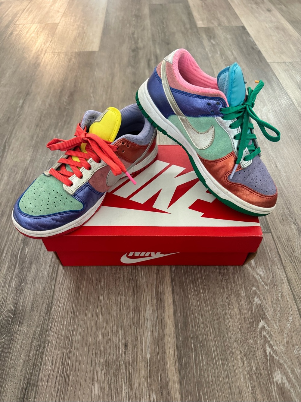 Nike Sunset Pulse Dunks with Box